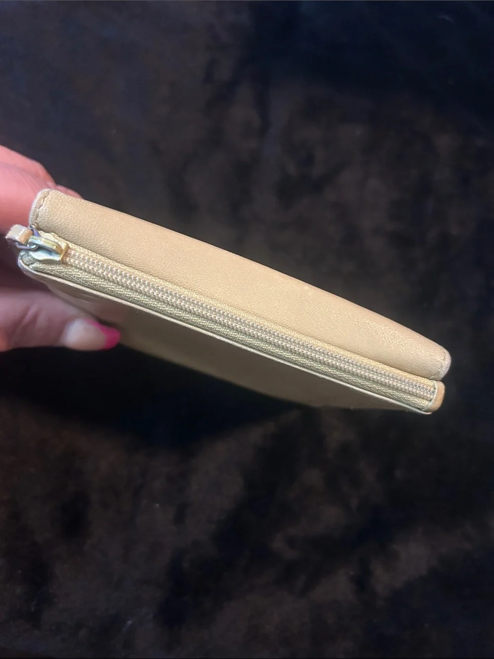 Gucci Beige Leather Compact Wallet with Silver Tone Lock - Picture 9 of 16